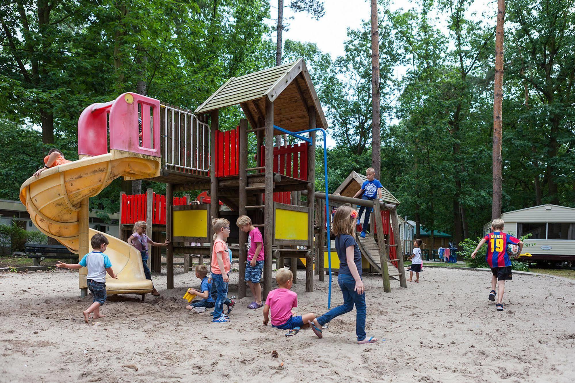 Oostappen Vakantiepark Hengelhoef NV Aan de Wolfsberg Exterior foto